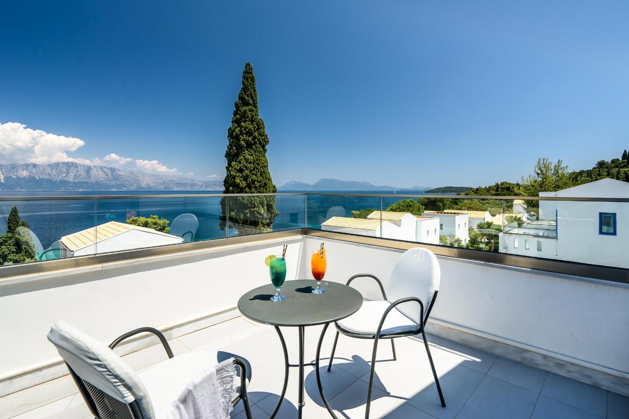 Porto Galini Seaside Resort & Spa Нікіана Екстер'єр фото A balcony